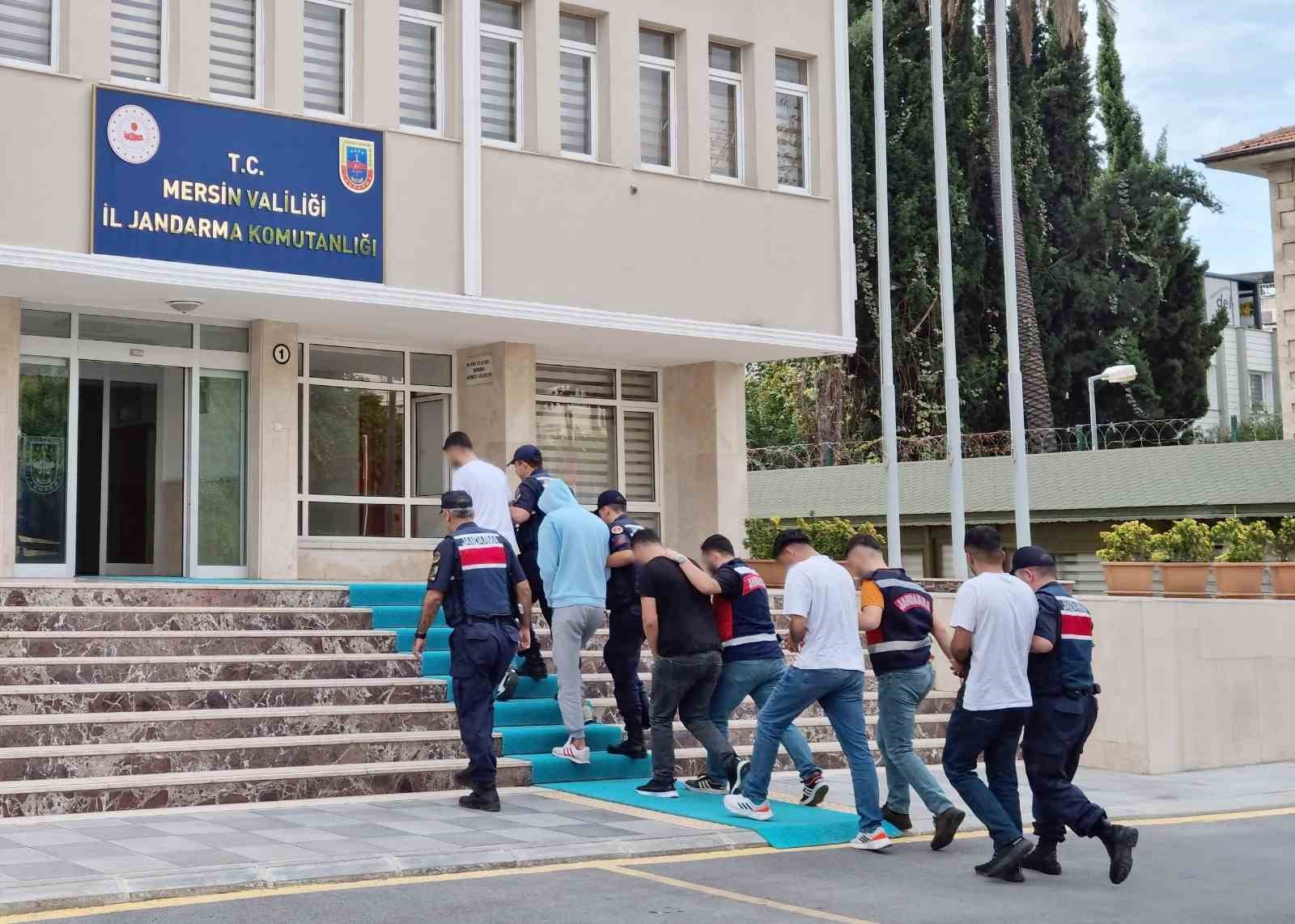 Mersin’de 10 hükümlü yakalanıp cezaevine teslim edildi