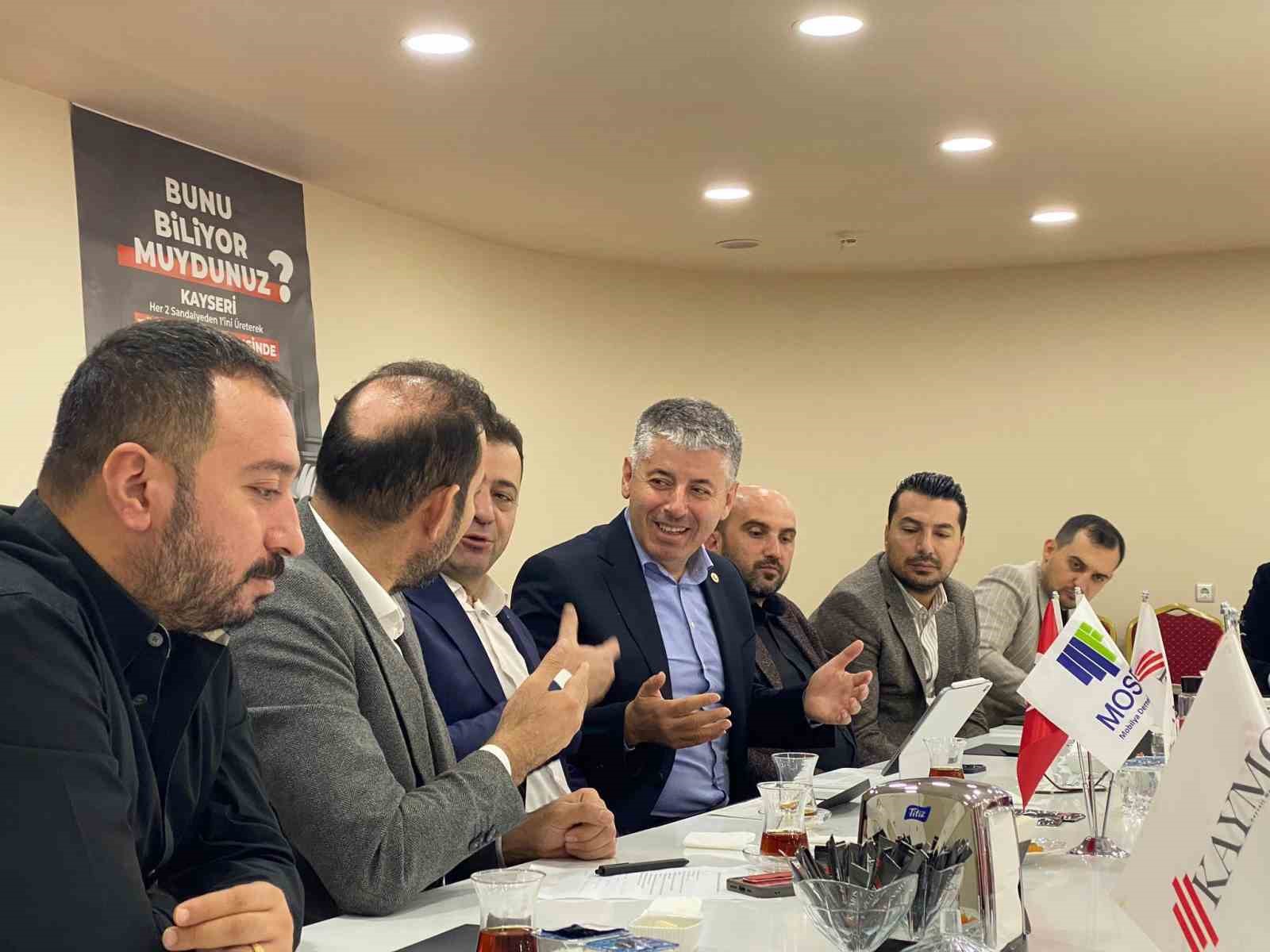 &Ccedil;opuroğlu: "Mobilyanın anavatanı da başkenti de Kayseri&rsquo;dir"
