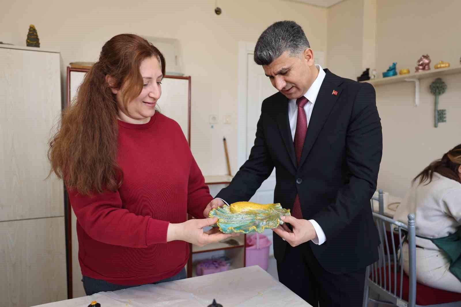 Akdeniz Belediyesi K&uuml;lt&uuml;r Sanat Evleri kurs başvuruları başladı
