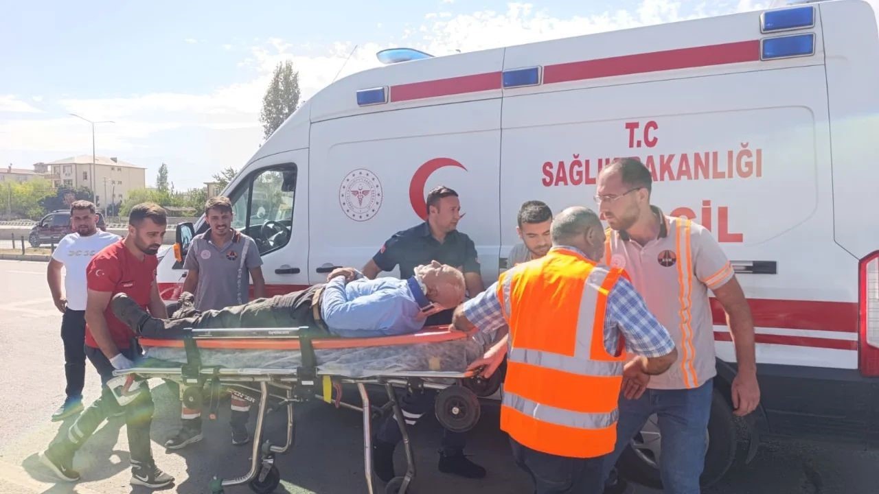 Iğdır&rsquo;da meydana gelen kazada 3 kişi yaralandı
