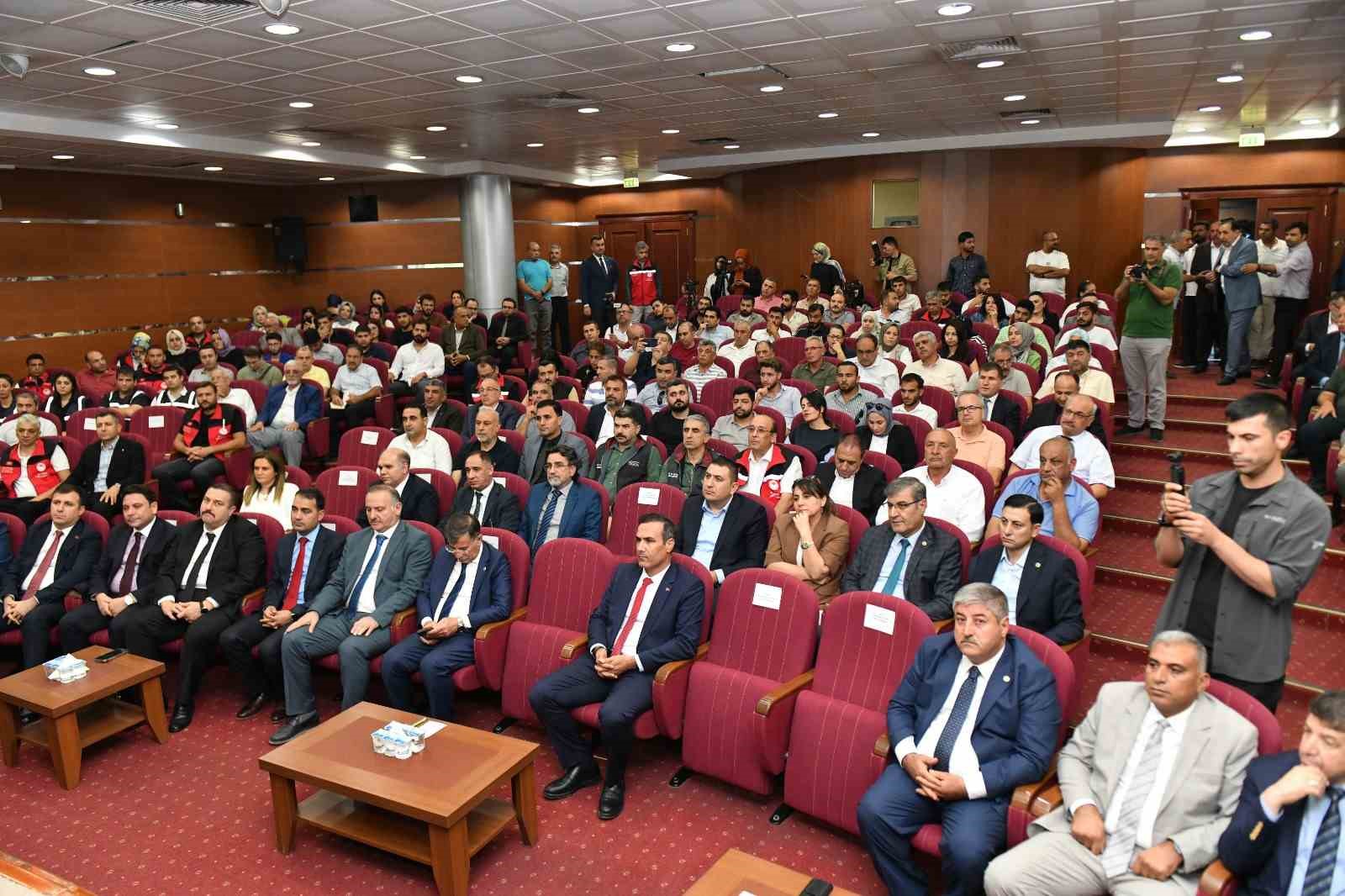 Şanlıurfa&rsquo;da fıstık ve pamuk i&ccedil;in eylem planı belirlendi
