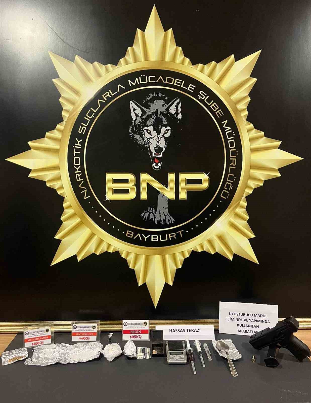 Narkotik köpeği ‘Pablo’ Bayburt’ta uyuşturucu tacirlerine geçit vermiyor
