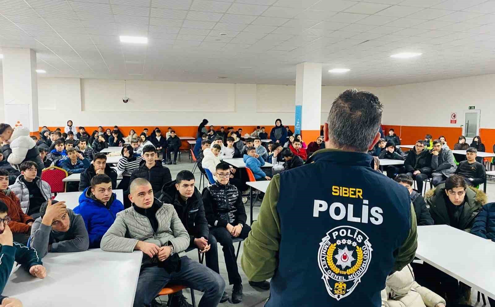 Erzurum polisinden sanal devriye