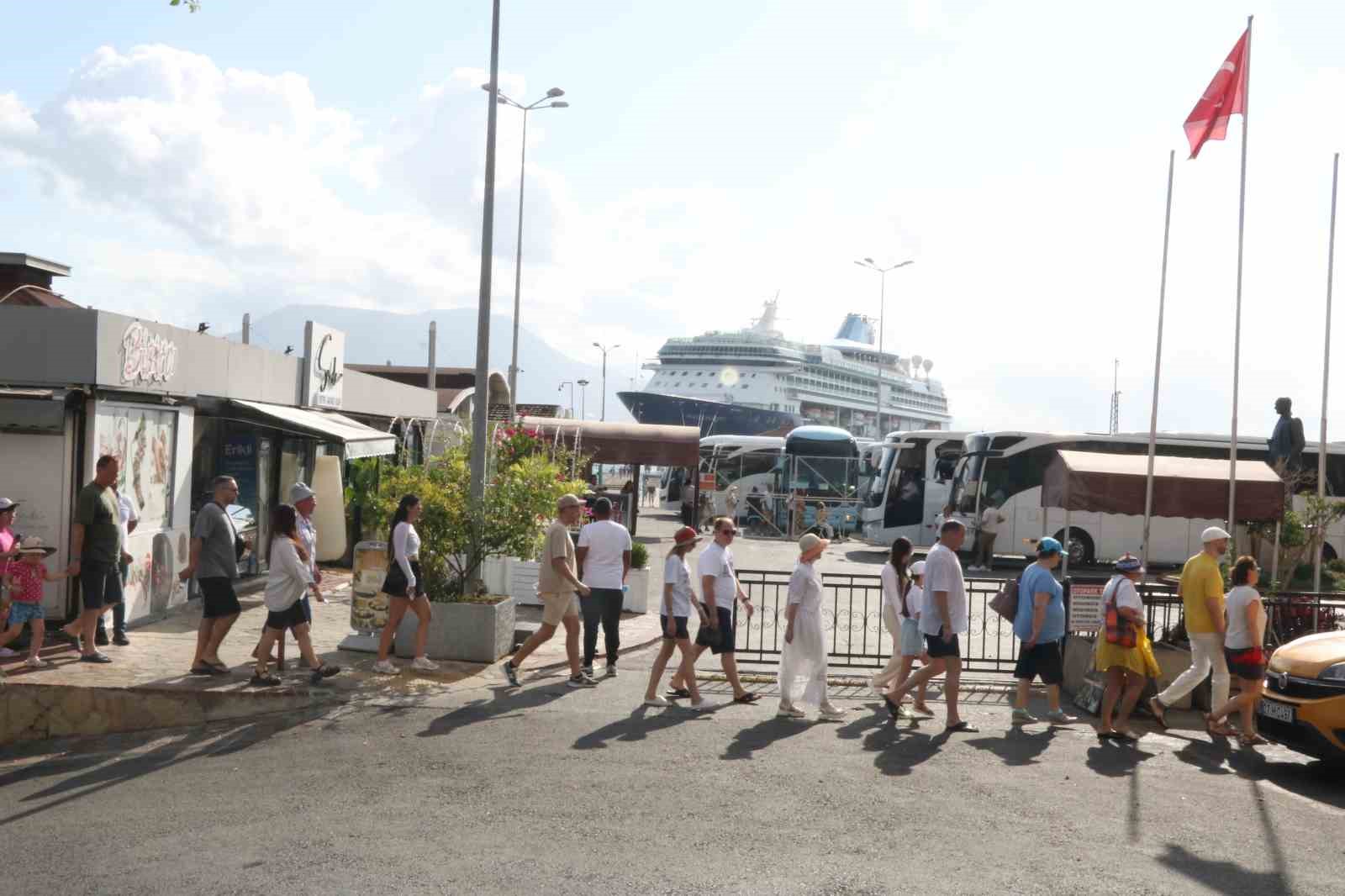 Alanya Limanı, yılın ilk 9 ayında 14 kruvaziyer gemisini ağırladı