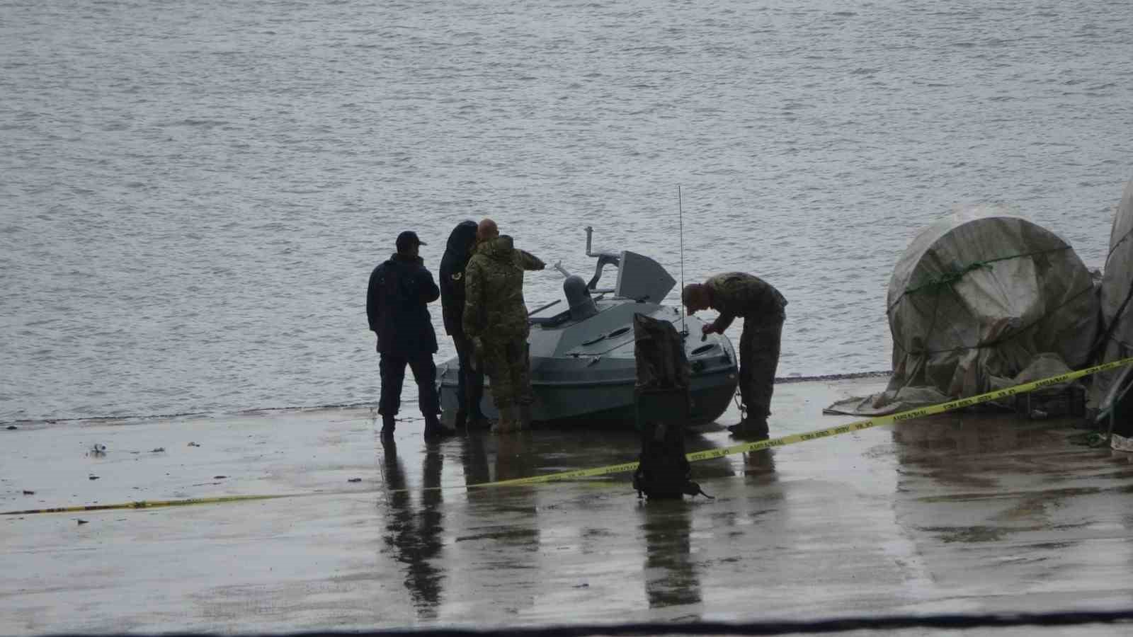 Trabzon’da denizde bulunan insansız deniz aracı ile ilgili SAS ekipleri incelemelerine başladı
