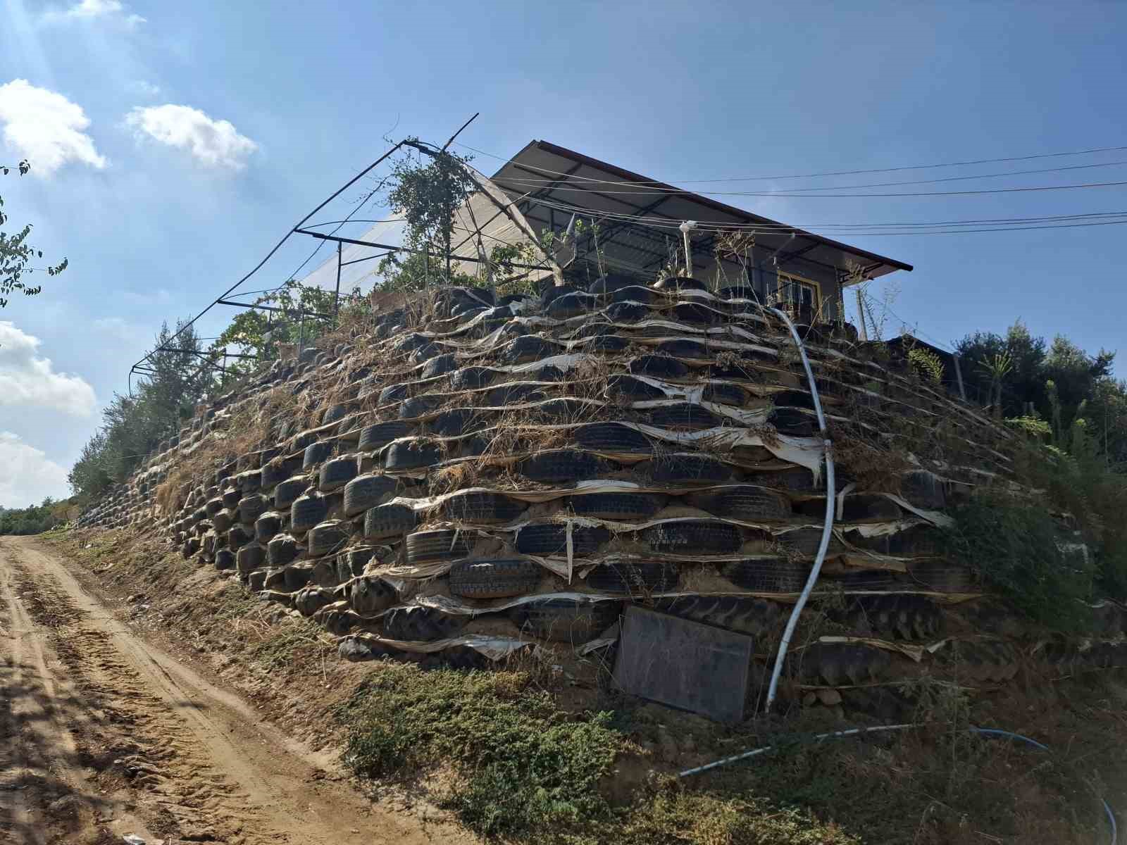 Atık lastiklerle kale gibi duvar &ouml;rd&uuml;
