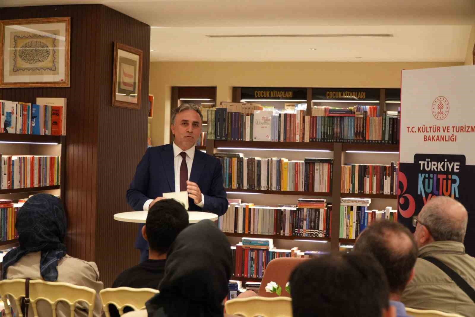 K&uuml;lt&uuml;r Yolu Festivali&rsquo;nde Fethi Gemuhluoğlu konuşuldu
