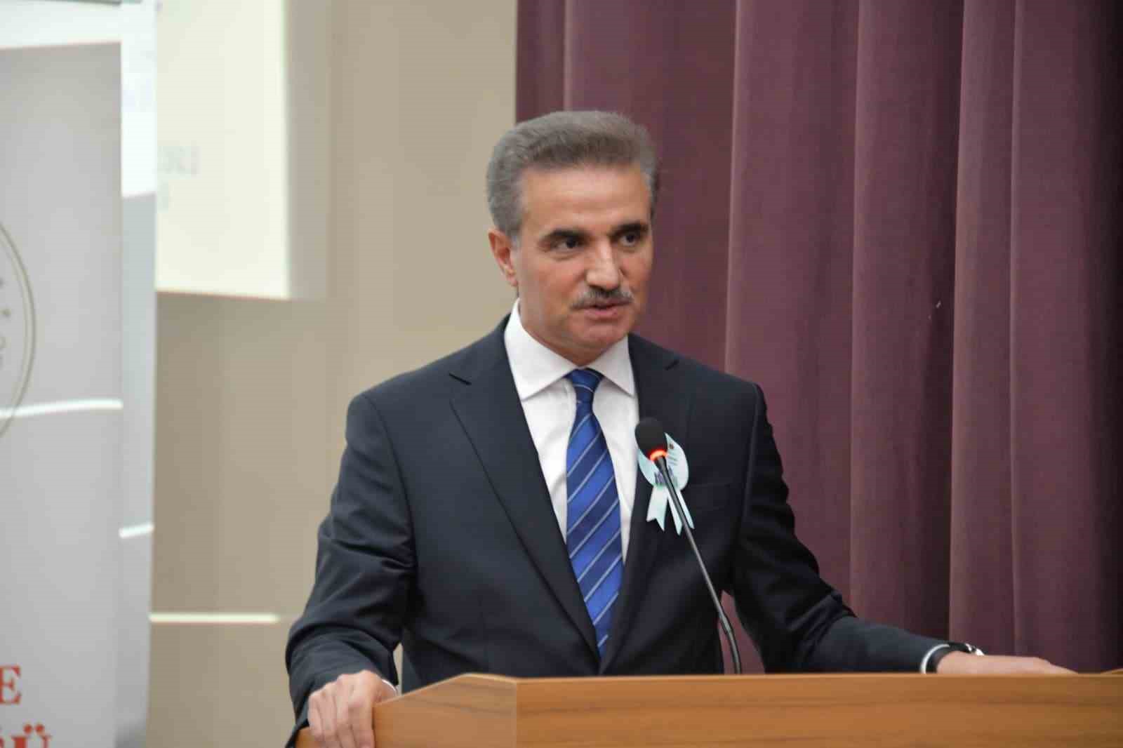 Gümüşhane’de ’Hz. Peygamber ve Aile’ konferansı düzenlendi