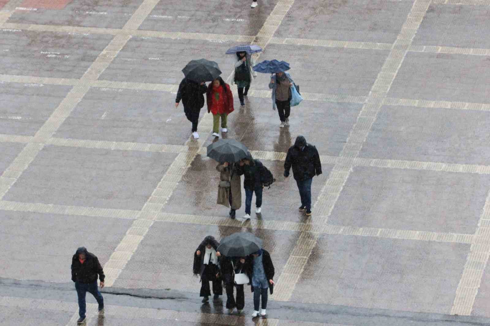 Samsun&rsquo;a 51 kilo yağış d&uuml;şt&uuml;
