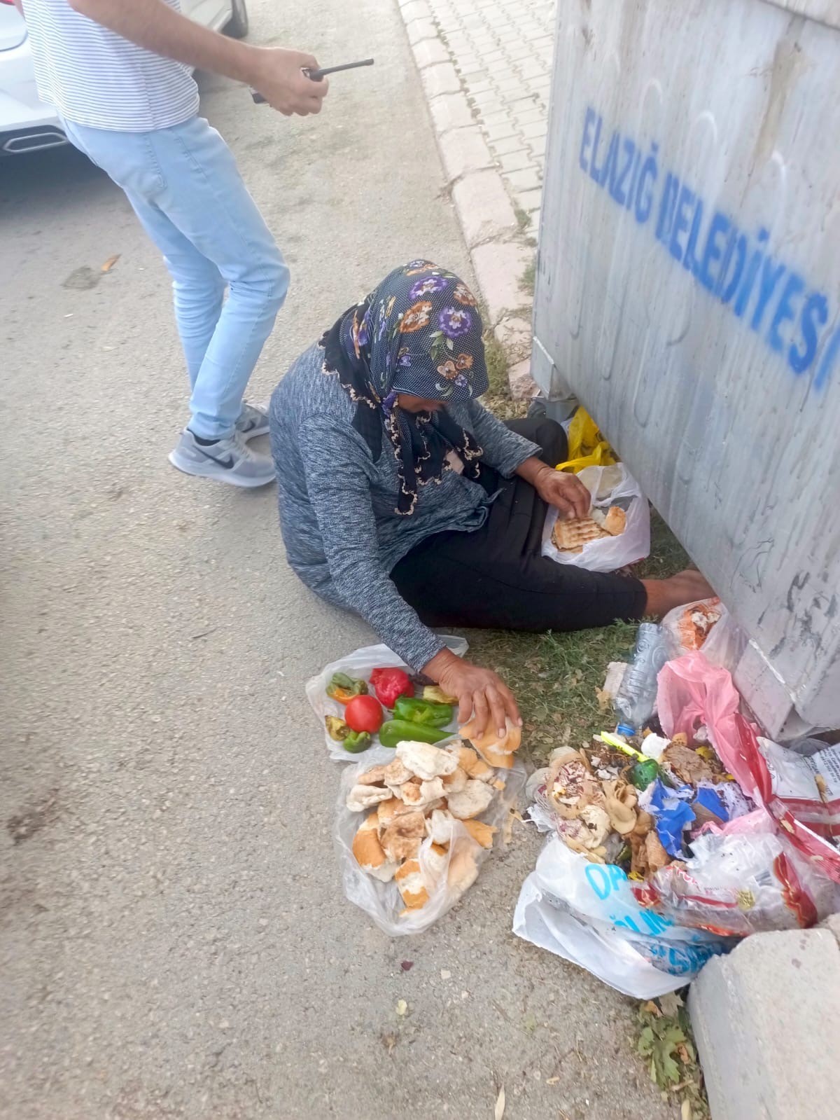 Elazığ&rsquo;da haksız kazan&ccedil; sağlayan dilenciler yakalandı
