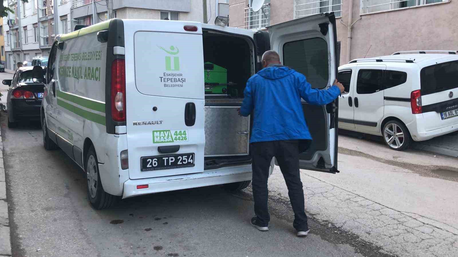 Yaşlı adam boş dükkanda ölü bulundu

