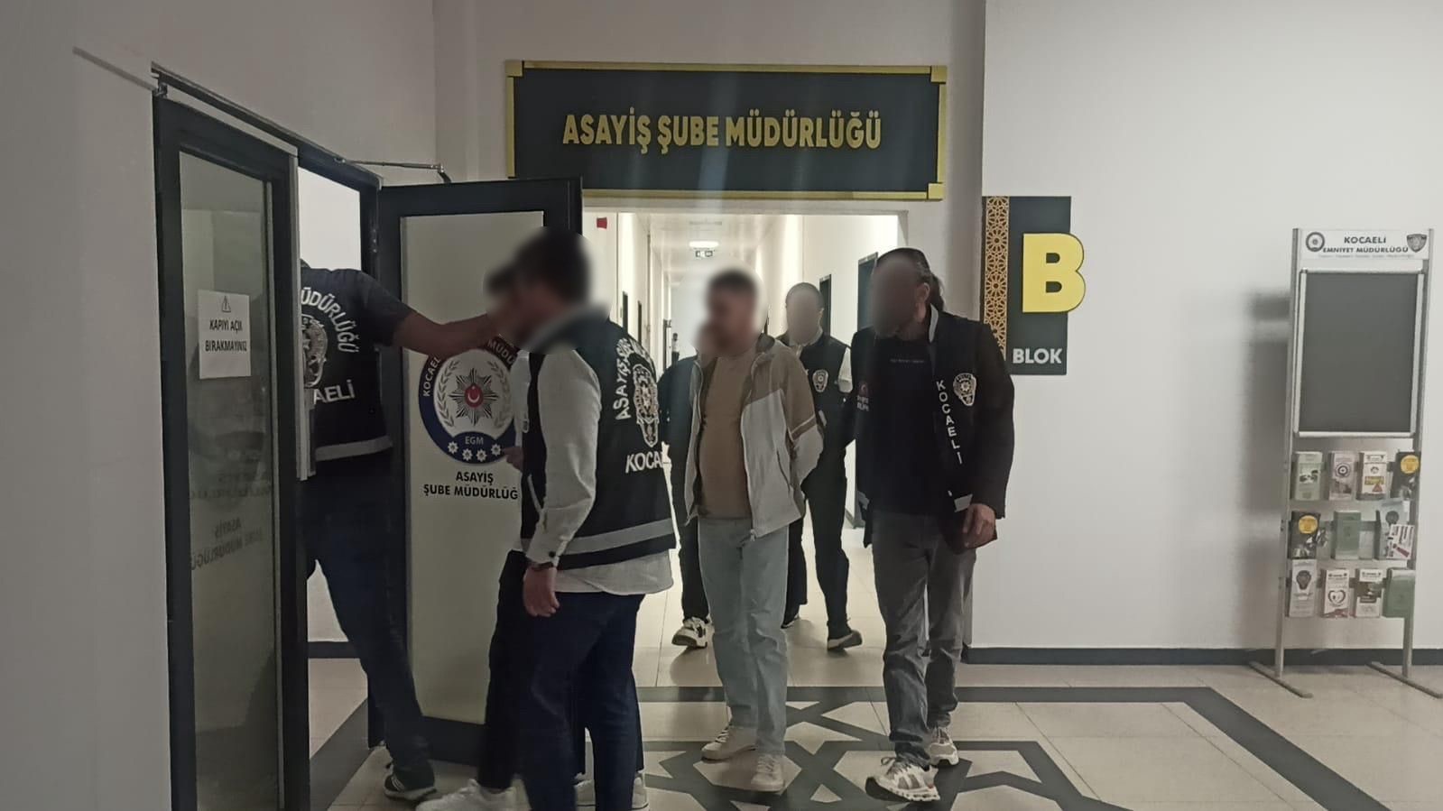 Kocaeli&rsquo;de oto hırsızları yakalandı: 4 kişi tutuklandı
