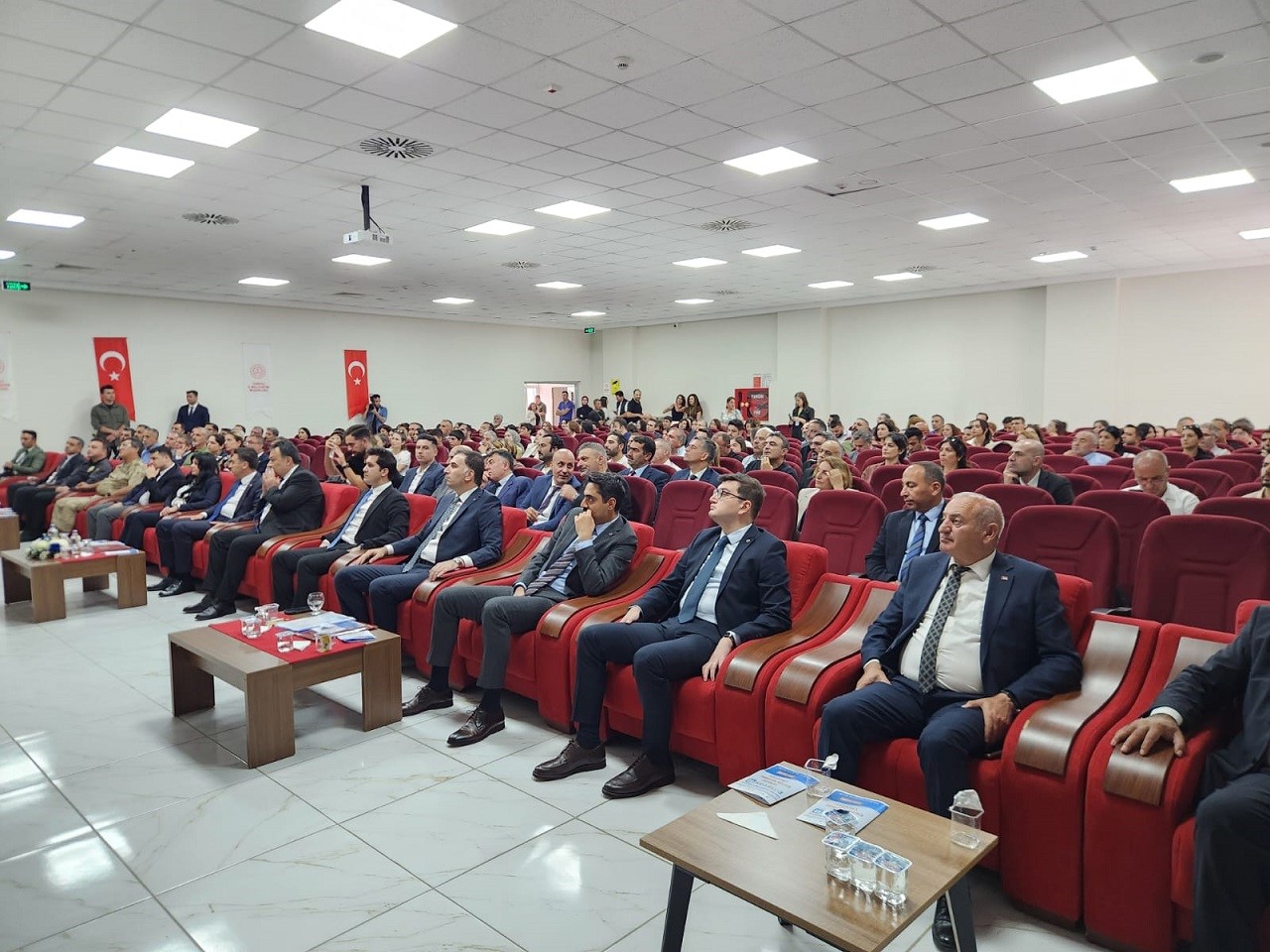 Tunceli’de eğitimde gelişim ve işbirliği için ‘E Vizyon 62’ çalıştayı başladı