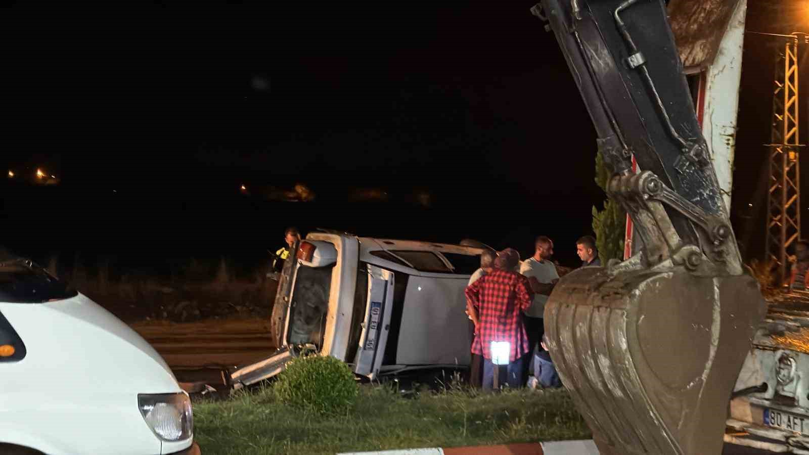 Osmaniye&rsquo;de otomobil takla attı: 3 yaralı
