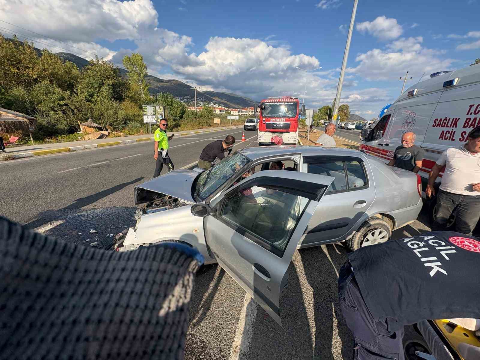 Edremit’te trafik kazası: 2 yaralı