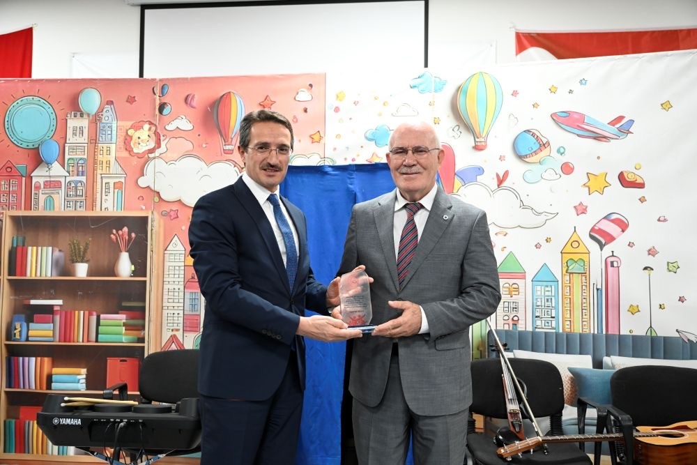 Renkli Düşler Duvar Projesi çocukların hayatına renk kattı