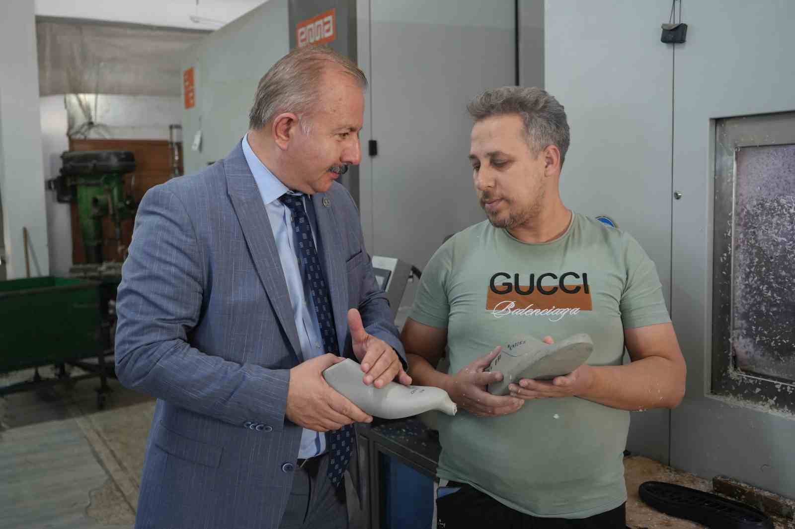 Suriyelilerin ülkelerine dönmesi ayakkabı sektöründe eleman sıkıntısına neden oldu