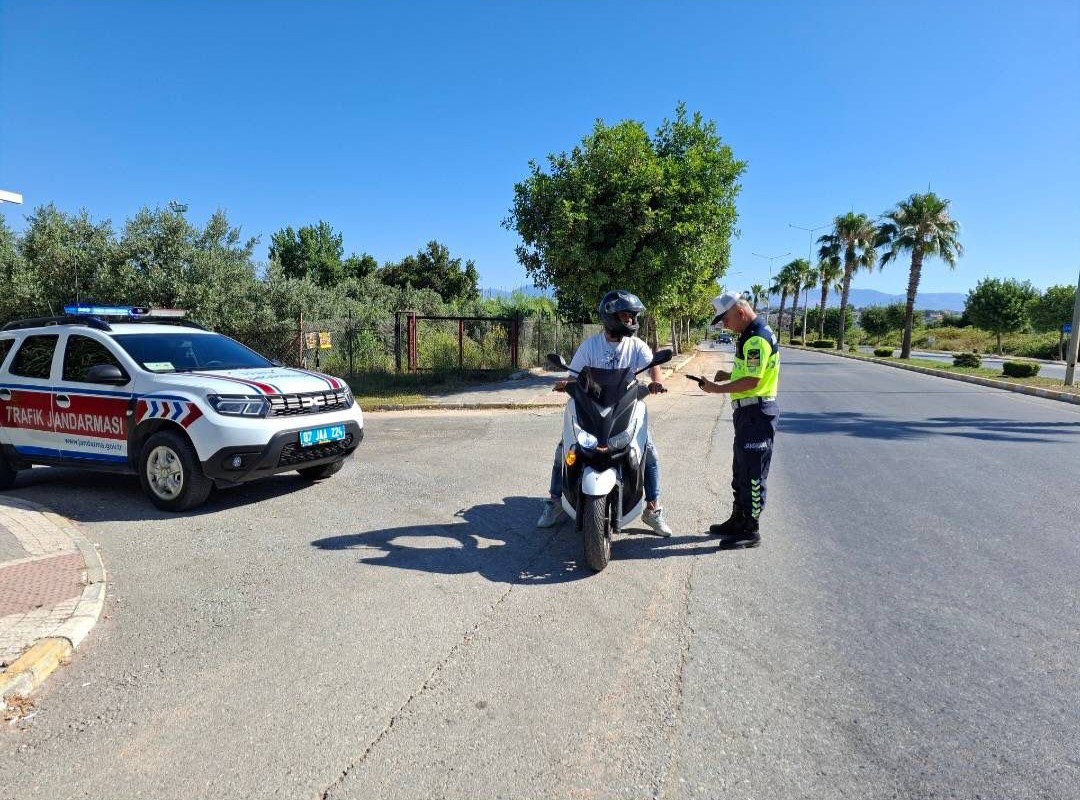 Antalya’da jandarmadan motosiklet denetimi