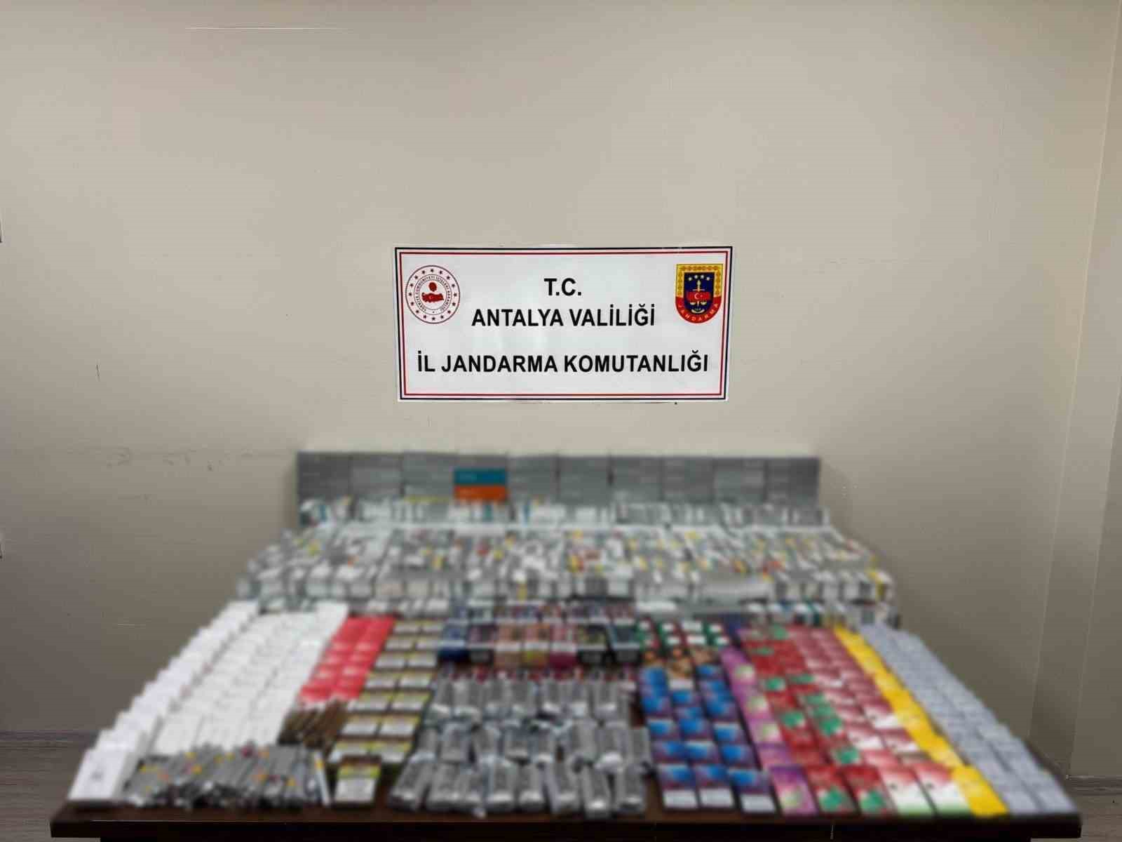 Kemer’de kaçak sigara operasyonu