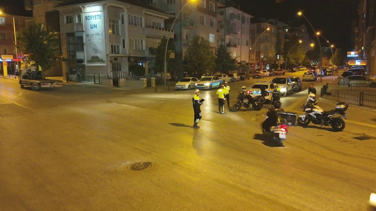 Karaman&rsquo;da motosiklet denetimlerinde 387 s&uuml;r&uuml;c&uuml;ye ceza yazıldı
