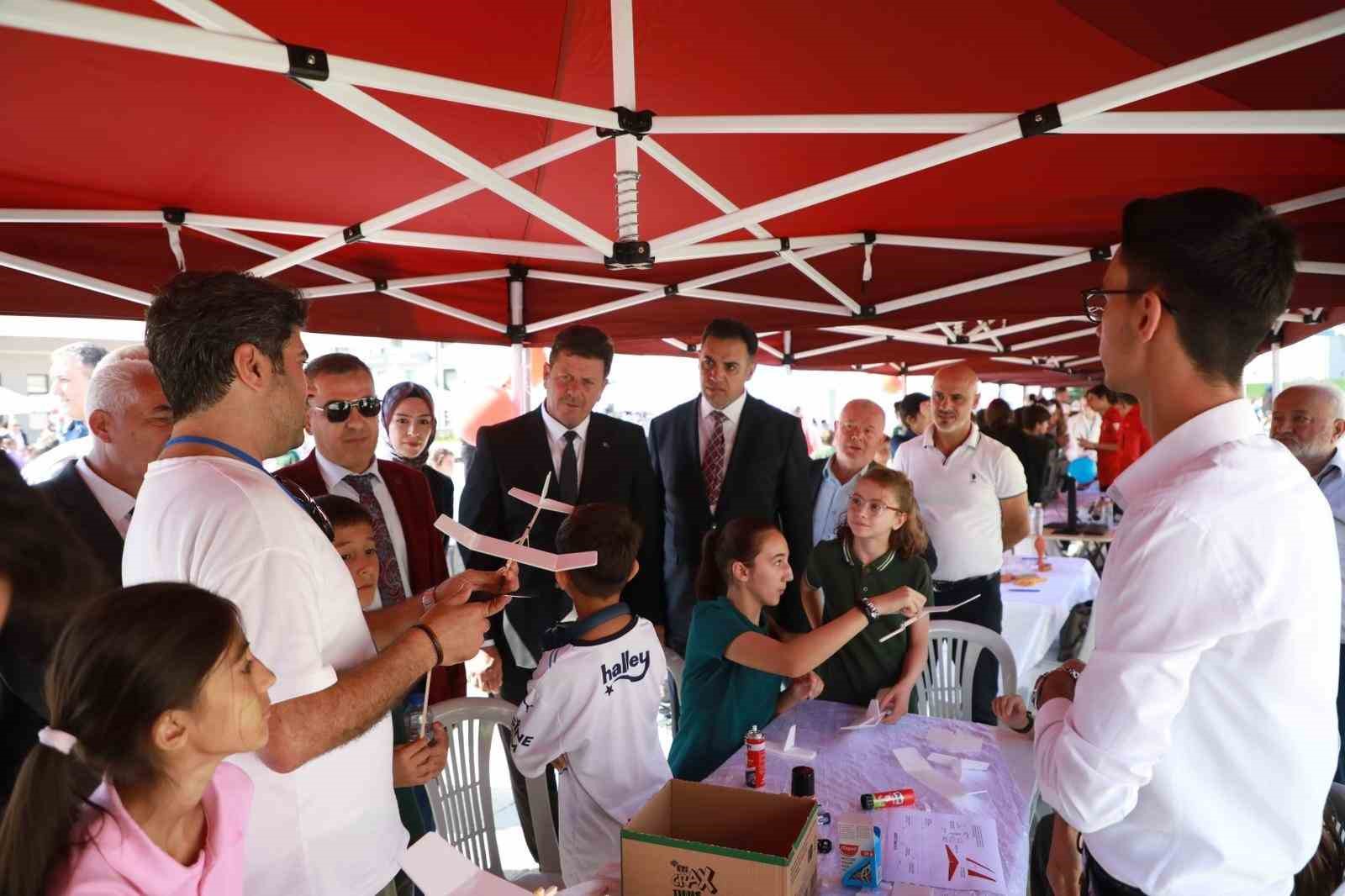 Binlerce &ouml;ğrenci bu şenlikte buluştu
