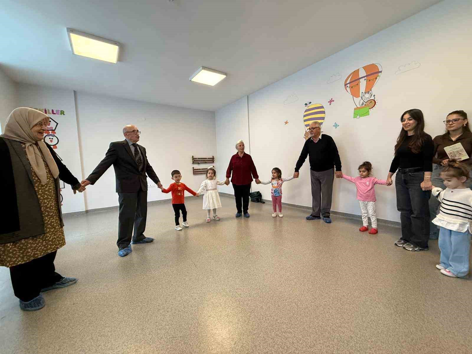 Karab&uuml;k&rsquo;te farklı kuşaklar oyunlarda buluştu
