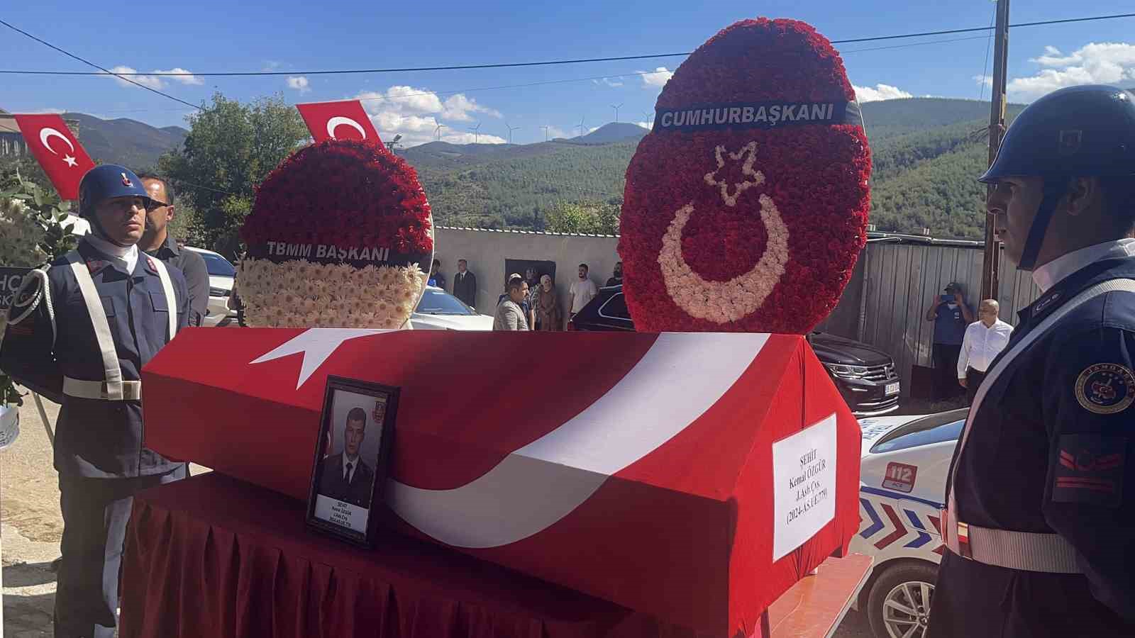 Kazada şehit olan Astsubay Çavuş Kemal Özgür, Osmaniye’de toprağa verildi
