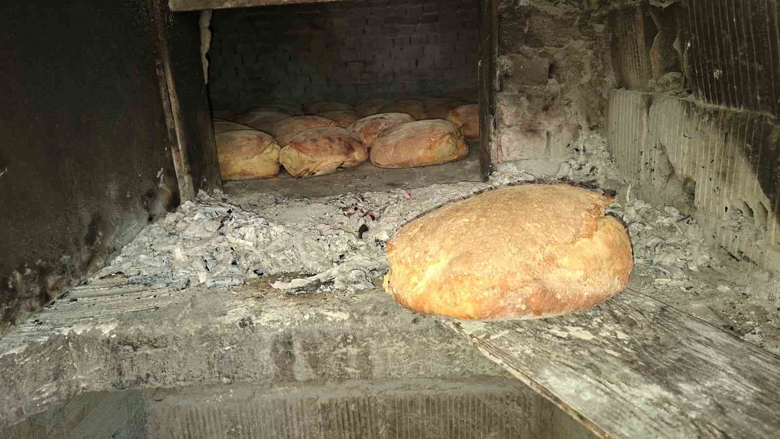 Gazze&rsquo;ye destek için kadınlar ekmek fırınının başına geçti