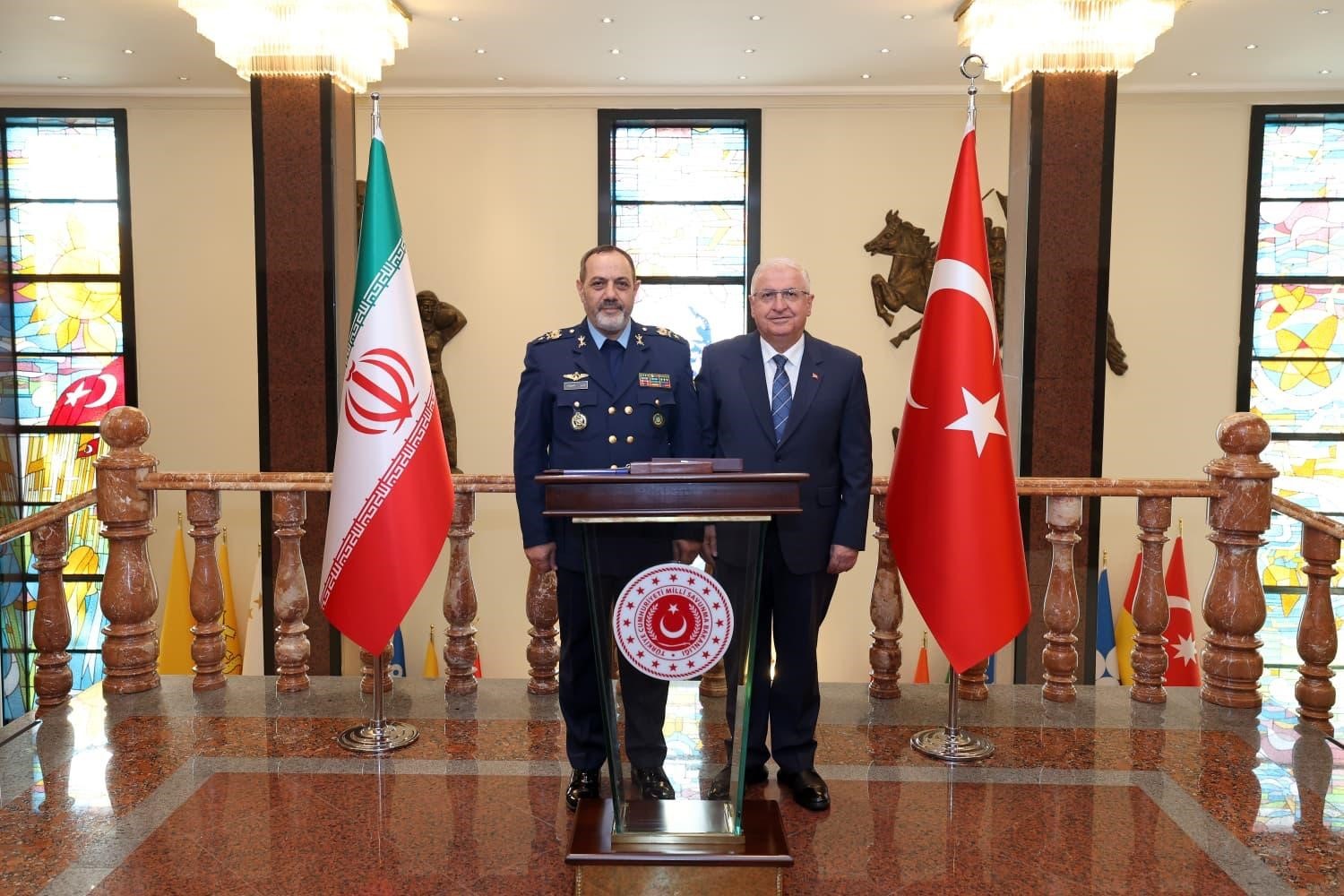 Bakan Güler, İran Savunma ve Silahlı Kuvvetler Lojistik Bakanı Nasirzade ile bir araya geldi 