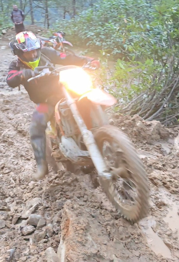 Heyelan vatandaşı mağdur, adrenalin tutkunlarını mutlu etti