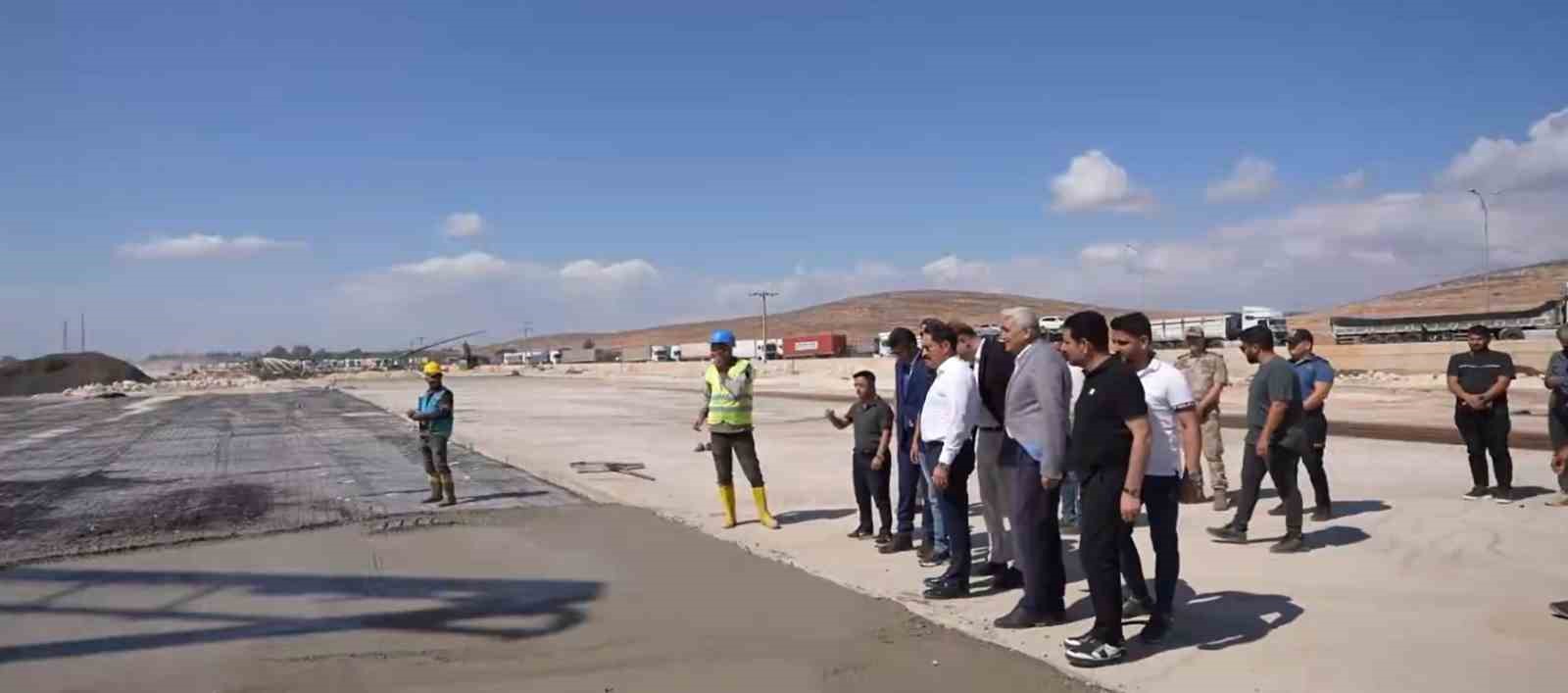 Arap Yarımadası&rsquo;yla ticarette kavşak nokta olan Cilveg&ouml;z&uuml;&rsquo;ne tır parkı ve lojistik k&ouml;y inşa ediliyor
