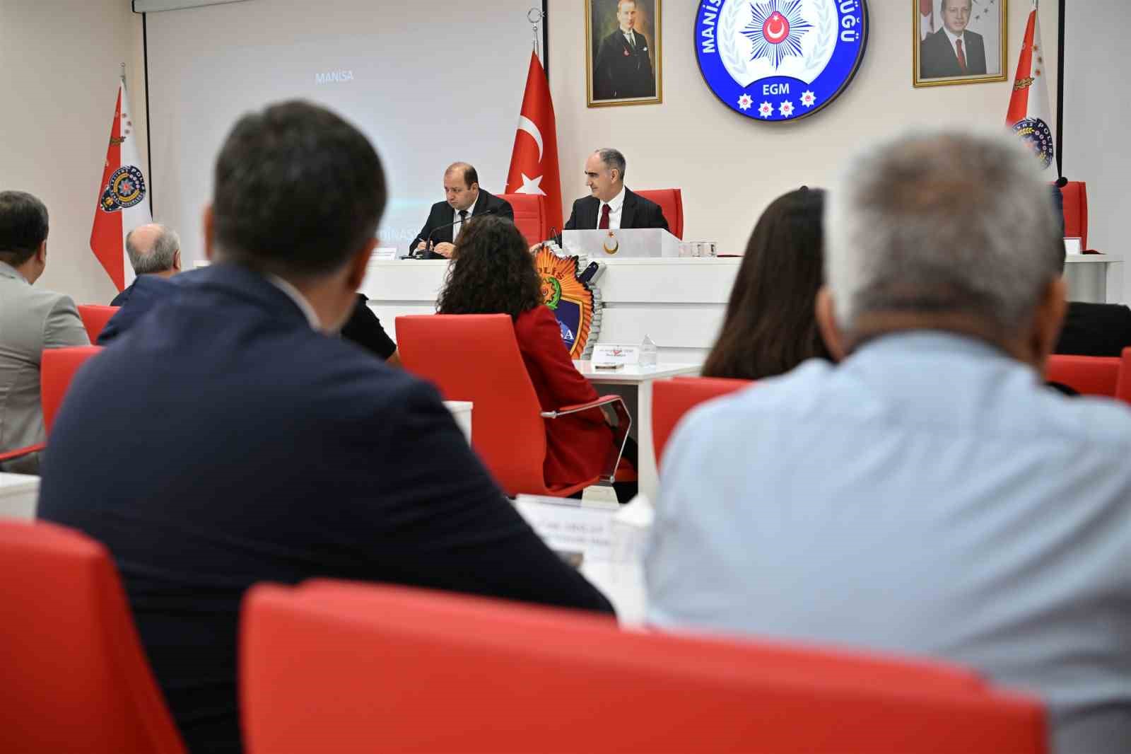 Manisa&rsquo;da bağımlılıkla topyekun m&uuml;cadele
