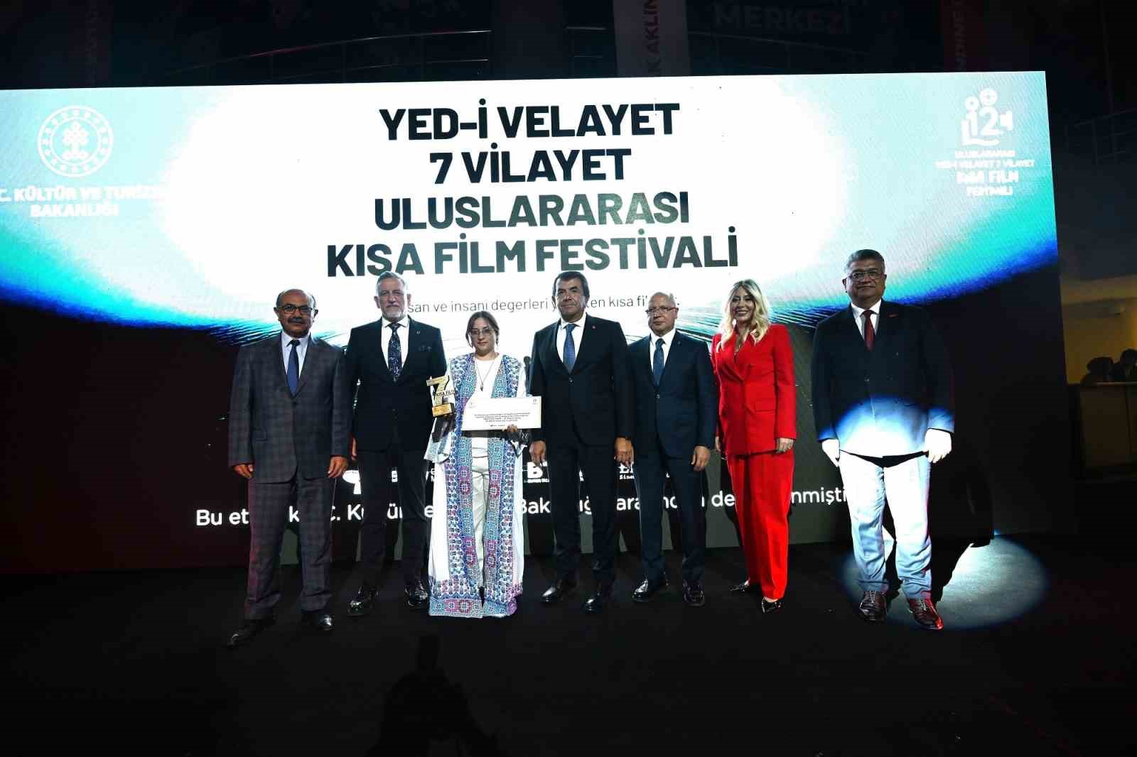 Uluslararası Yed-i Velayet 7 Vilayet Kısa Film Festivali&rsquo;nde &ouml;d&uuml;l gecesi
