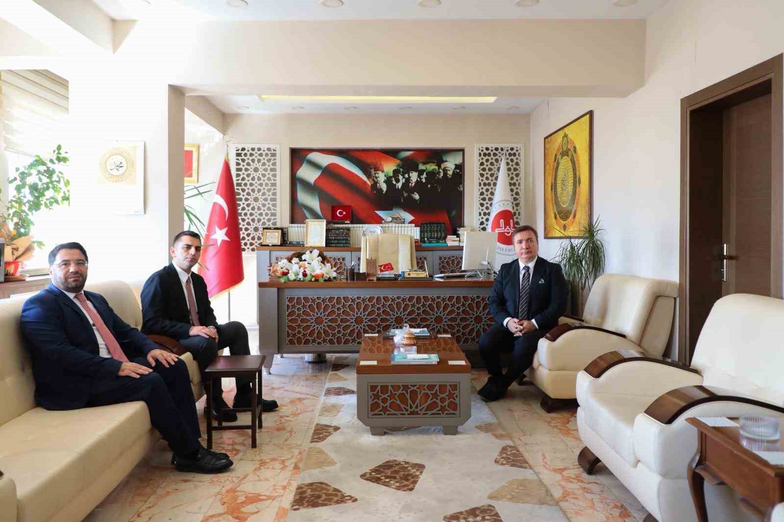 Vali Aydoğdu, Camiler ve Din G&ouml;revlileri Haftasını kutladı
