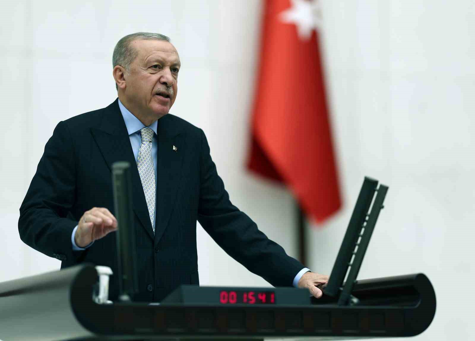Cumhurbaşkanı Erdoğan: "Önceliğimiz, halkımızın hayat pahalılığı sorununu kalıcı olarak çözmektir. 2026 senesi Türkiye ekonomisinde adeta bir reform yılı olacak. Sanayiden teknolojiye, tarımdan enerjiye, ekonomimizin tüm alanlarında büyük bir dönüşüm başl