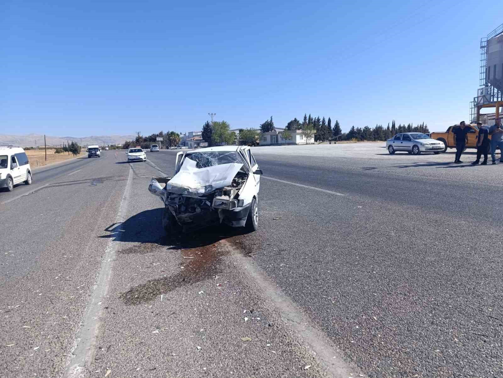 Adıyaman’da iki otomobil çarpıştı: 4 yaralı