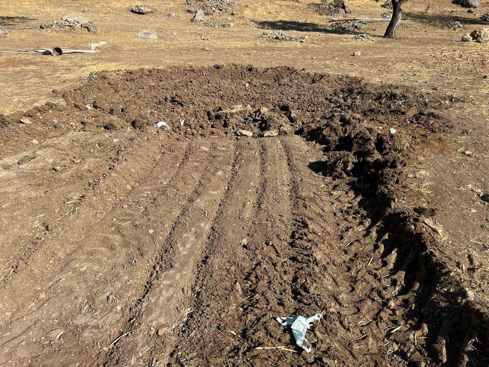 4 kuzene mezar olan kuyu toprakla kapatıldı
