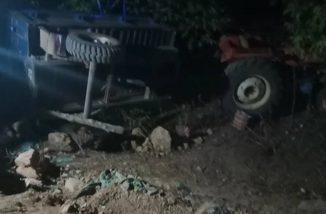 Beyşehir’de devrilen traktörün sürücüsü hayatını kaybetti