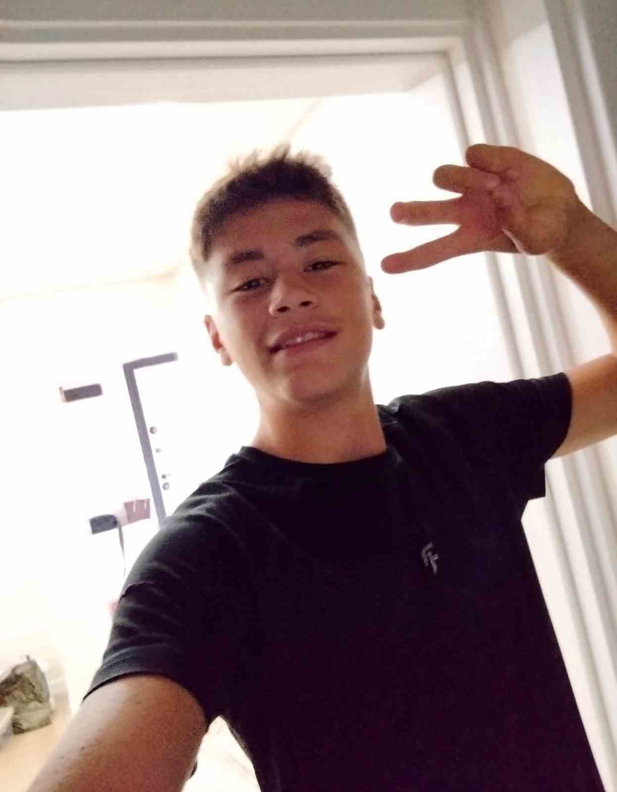 &Ccedil;anakkale&rsquo;de sınıf arkadaşı tarafından feci şekilde darbedilen &ccedil;ocuğun yoğun bakımdaki m&uuml;cadelesi s&uuml;r&uuml;yor
