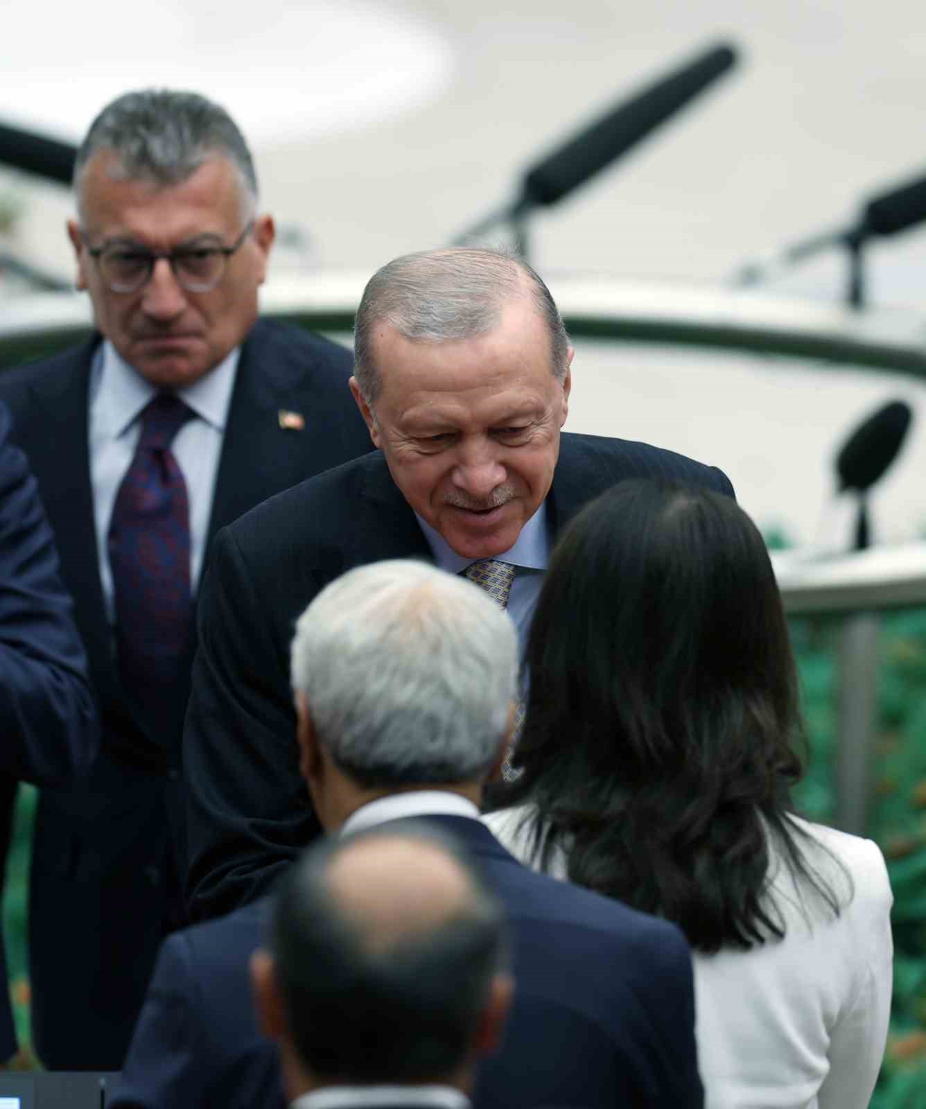 Cumhurbaşkanı Erdoğan: "T&uuml;rkiye Cumhuriyeti Devleti egemenliğini asla pazarlık konusu yapmaz"
