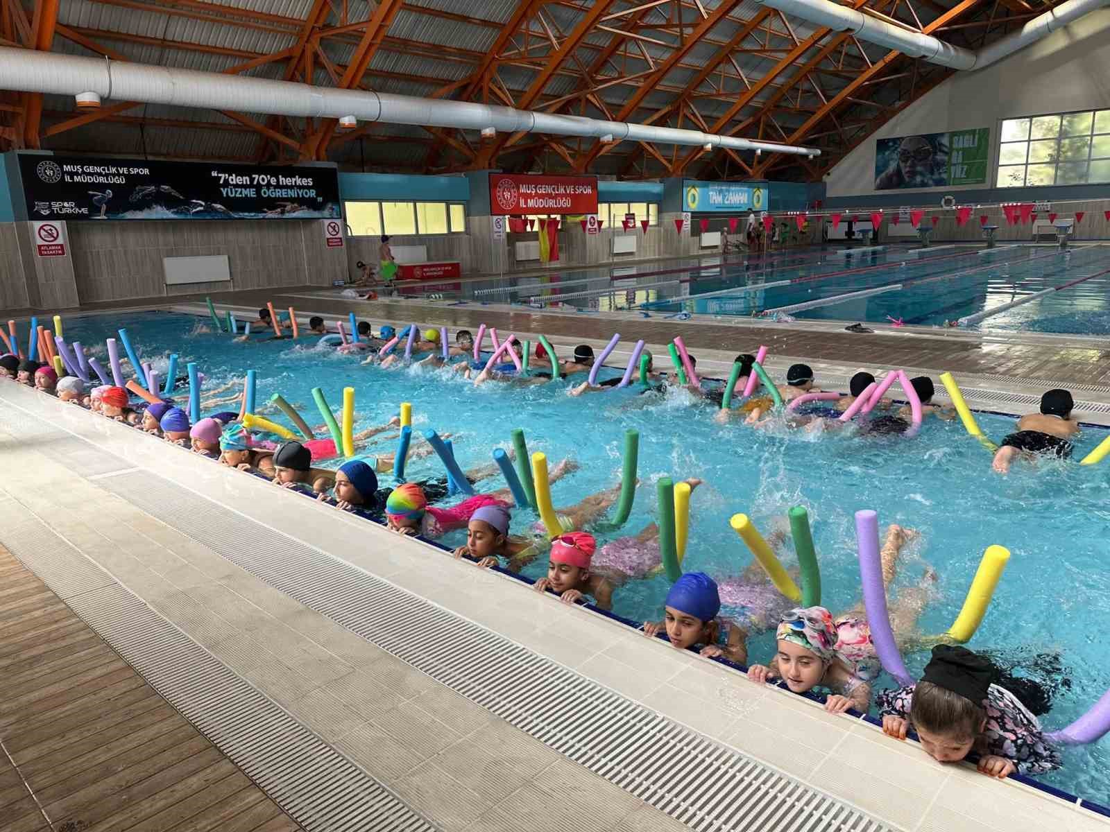 Muş’ta "Yüzme Bilmeyen Kalmasın" projesi sürüyor