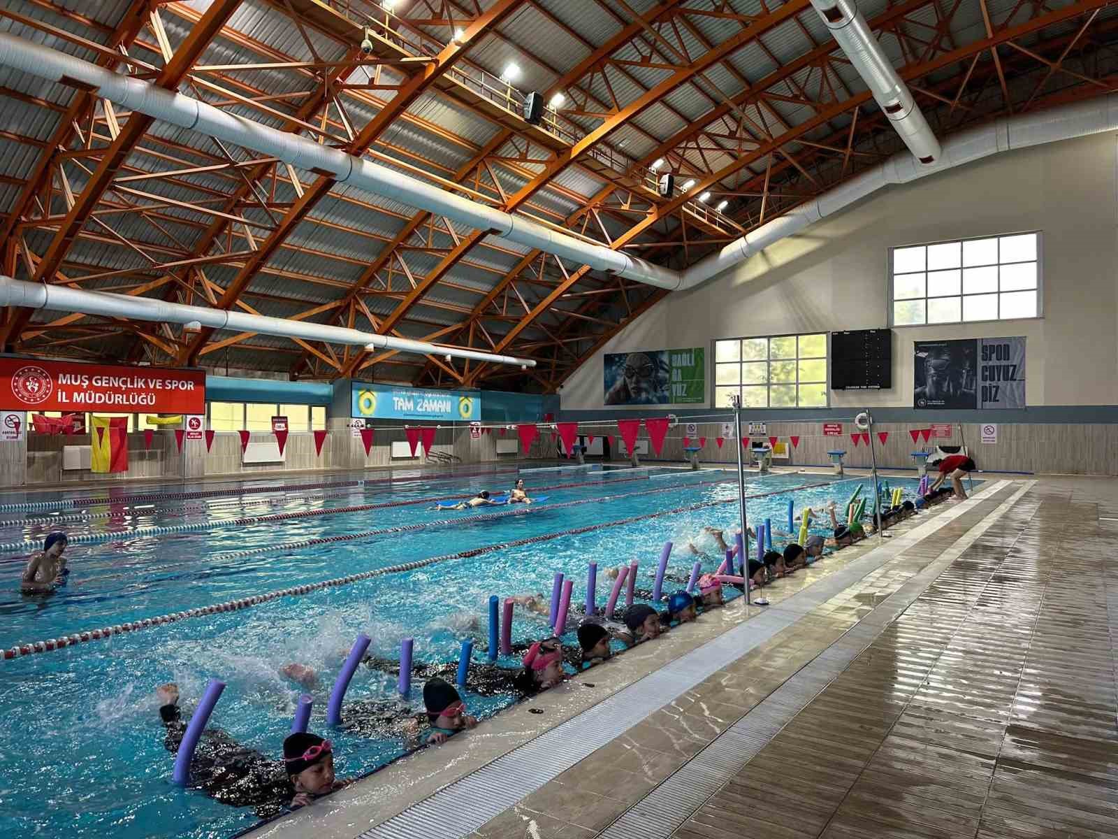 Muş’ta "Yüzme Bilmeyen Kalmasın" projesi sürüyor