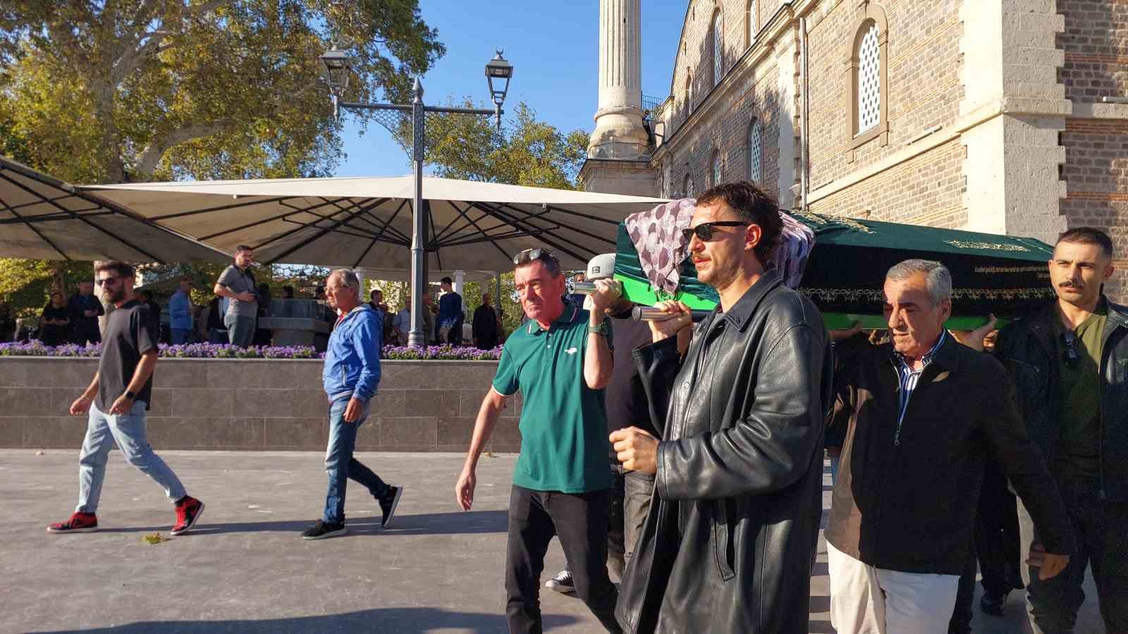 Oyuncu Uraz Kaygılaroğlu’nun acı günü