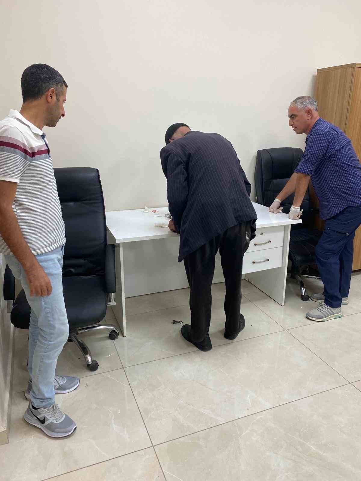 Elazığ&rsquo;da dilenci operasyonu: &Uuml;zerinden 3 saatte topladığı bin 950 lira &ccedil;ıktı
