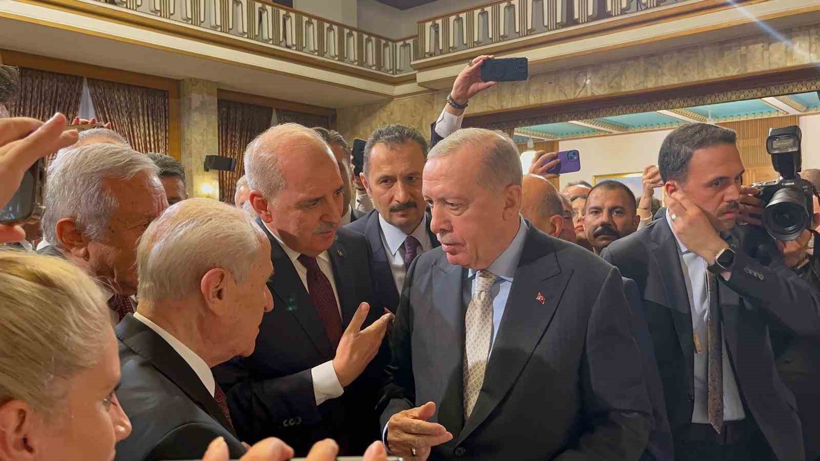 Cumhurbaşkanı Recep Tayyip Erdoğan, TBMM Başkanı Numan Kurtulmuş, MHP Lideri Devlet Bahçeli, BBP Genel Başkanı Mustafa Destici ve HÜDA-PAR Genel Başkanı Zekeriya Yapıcıoğlu ile bir araya geldi.