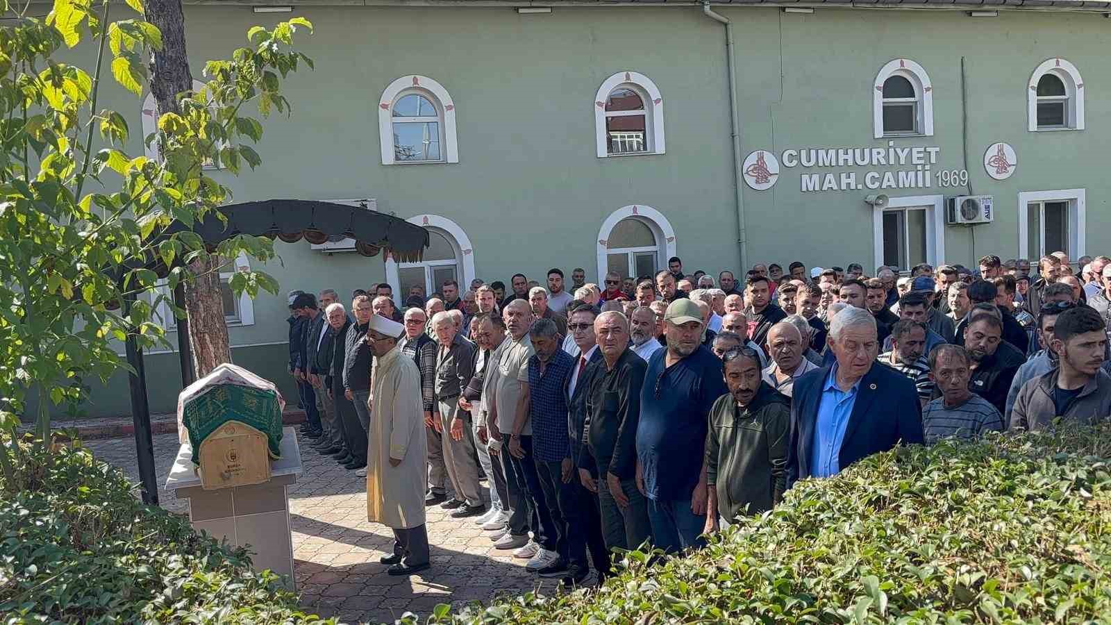 Siyanürlü, baltalı, bıçaklı aile faciasında anne öldü