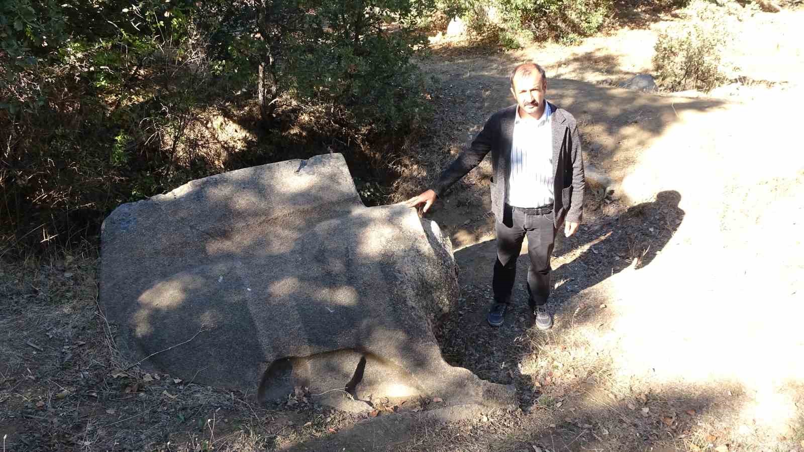 Binlerce yıllık tarih kaçak kazı yapanların talanına uğradı
