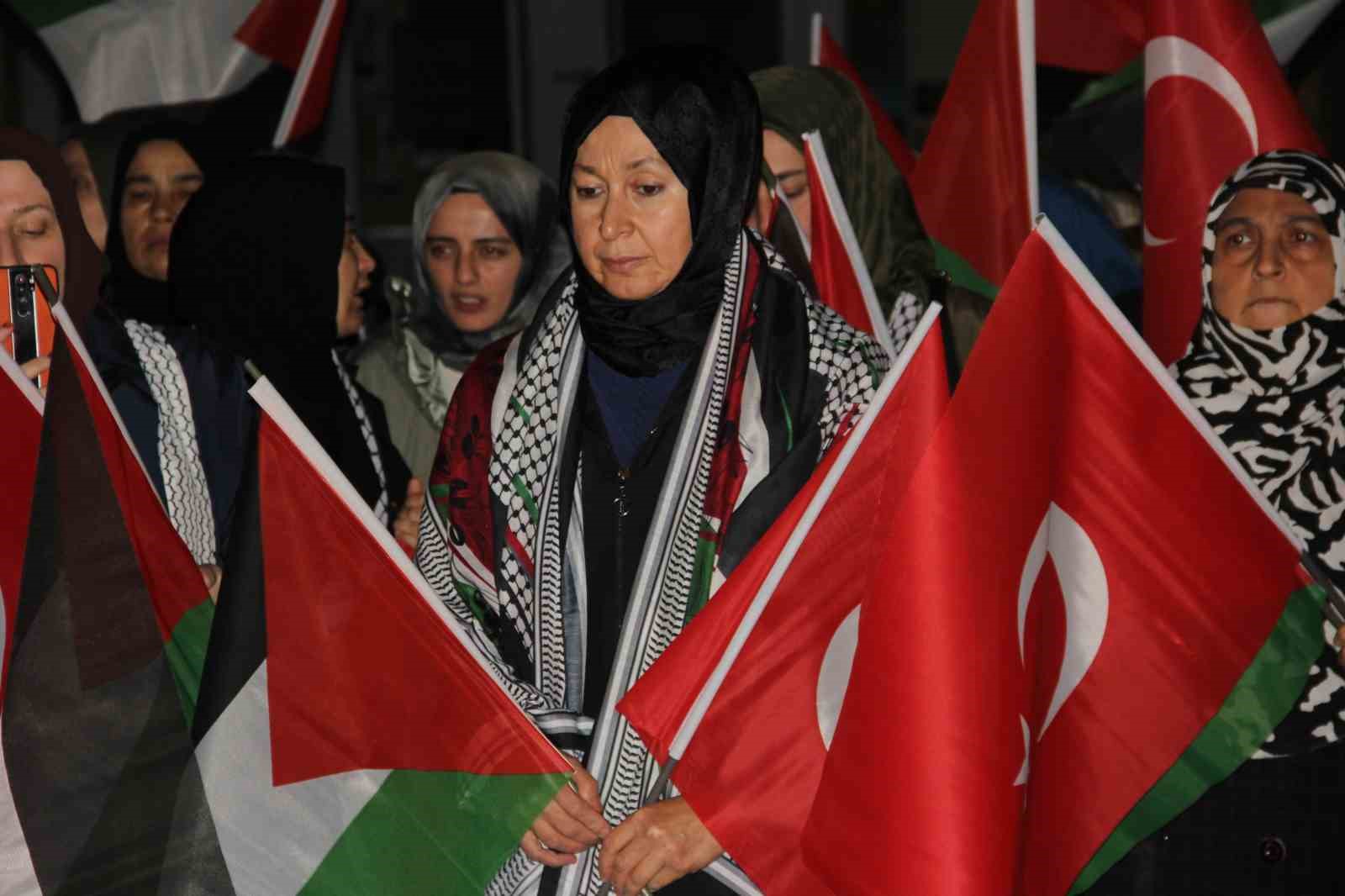 Çorum’da yüzlerce vatandaş İsrail’i protesto etti