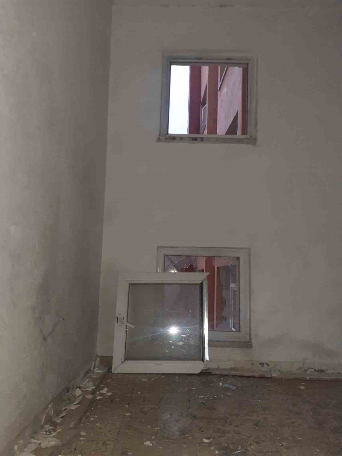 Evde piknik tüpü patladı: 1 kişi yaralı