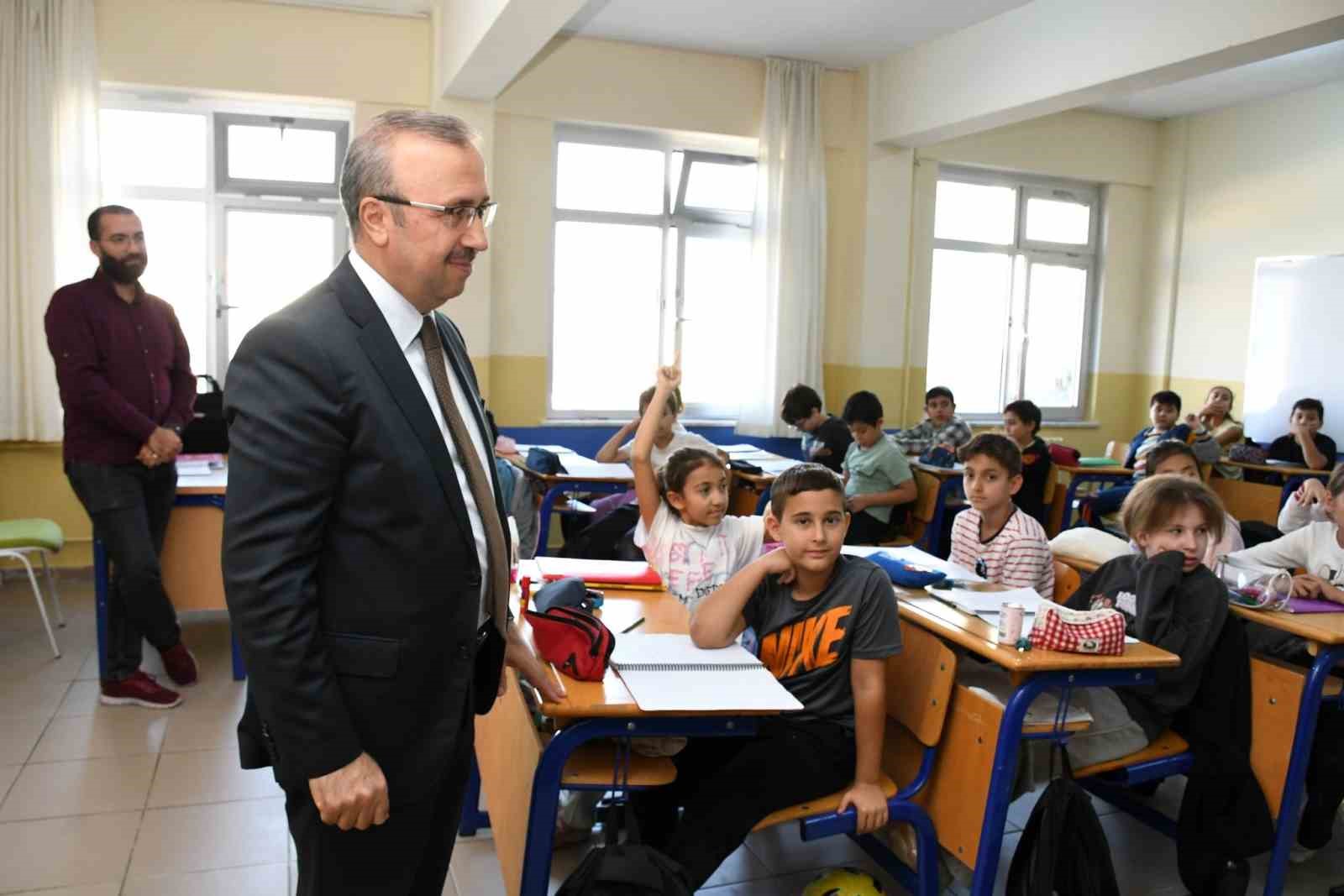 İl Milli Eğitim M&uuml;d&uuml;r&uuml; Aydın&rsquo;dan Sabiha G&ouml;k&ccedil;en Meslek Lisesi&rsquo;ne ziyaret
